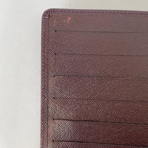 Louis Vuitton medium agenda in Taiga leather - Picture 7 of 12